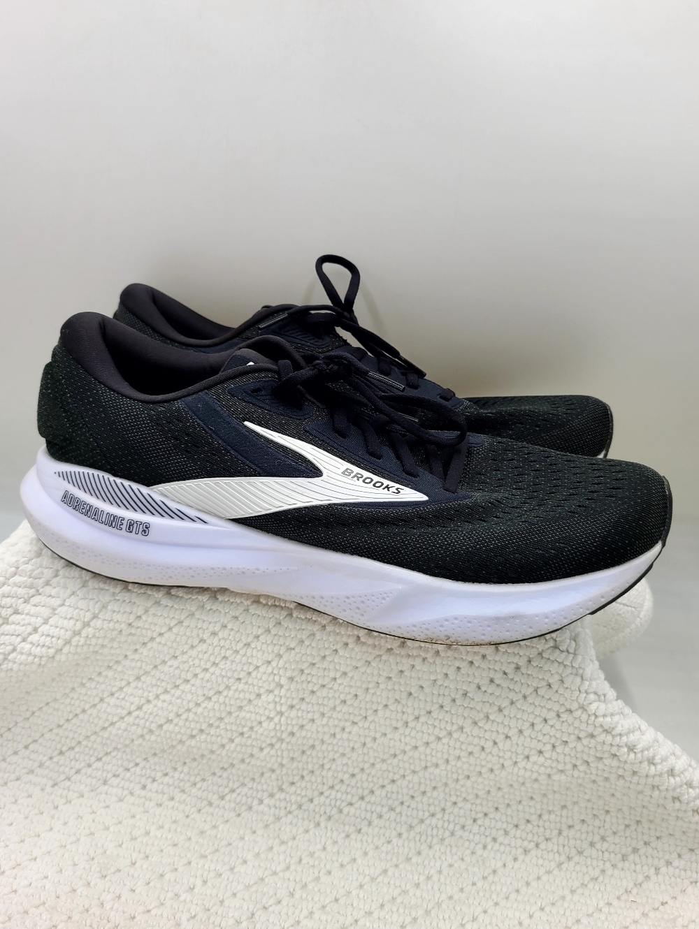 Brooks Men's Running Shoes - Black & White